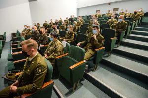  Viceministras Žilvinas Tomkus pasveikino Vytauto Didžiojo kursų absolventus