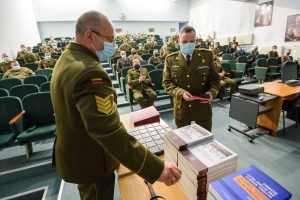  Viceministras Žilvinas Tomkus pasveikino Vytauto Didžiojo kursų absolventus