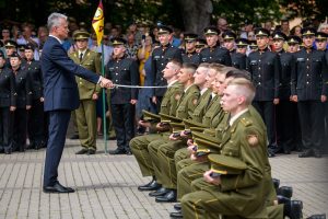  Lietuvos karo akademijos absolventai papildė karininkų gretas