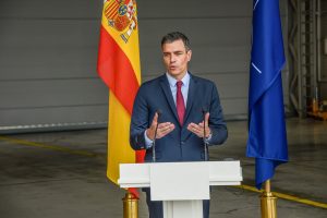  „Viskas veikia puikiai“: Ispanijos ministro pirmininko vizito metu pademonstruota, kaip veikia NATO oro policijos misija