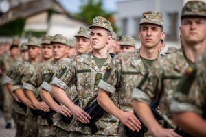  Kario priesaiką Lietuvai davė per šimtą būsimųjų karo inžinierių