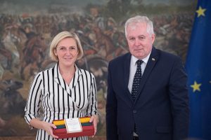  Apdovanoti krašto apsaugos sistemos darbuotojai ir kariai, padėję įvykdyti afganistaniečių evakuacijos operaciją