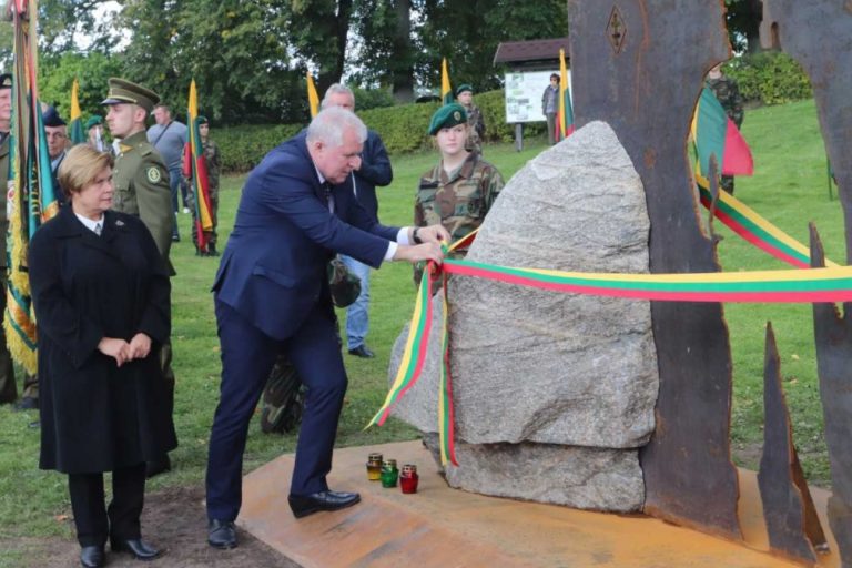 Atminties ir pagarbos žymuo – paminklas partizanui Juozui Lukšai-Daumantui