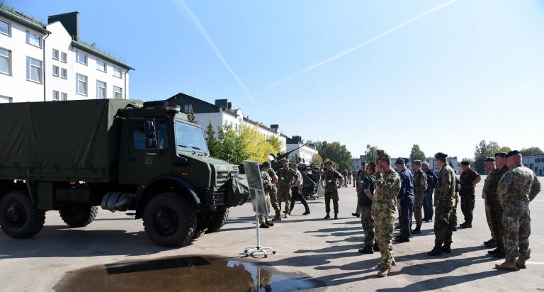  Lietuvoje ESBO stebėtojams pristatytos modernios pėstininkų kovos mašinos „Vilkas“