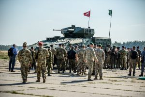  Lietuvoje ESBO stebėtojams pristatytos modernios pėstininkų kovos mašinos „Vilkas“