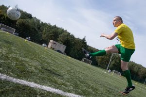  Krašto apsaugos ministerijos futbolininkai tradicinėse draugiškose rungtynėse pranoko užsienio gynybos atašė komandą