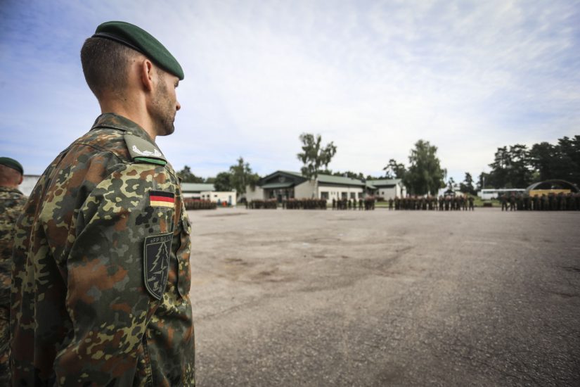 Krašto apsaugos viceministras M. Abukevičius padėkojo Vokietijos kariams už įsipareigojimą Lietuvos gynybai