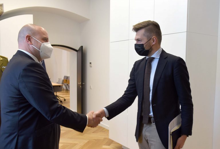 Vice Minister M. Abukevičius discussed security and defence with Ambassador of Slovakia