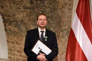  Už indėlį į Baltijos šalių bendradarbiavimo stiprinimą – medalis Latvijos gynybos ministerijos politikos direktoriui