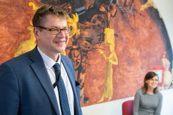  Savo naują knygą pristatęs V. Urbelis: dirbant su JAV reikia ne tik žinoti natas, bet ir girdėti muziką