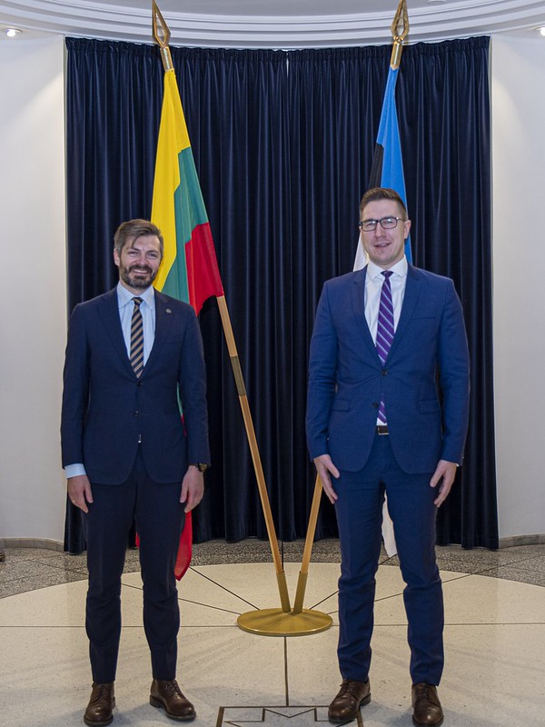 National Defence Vice Minister M. Abukevičius discusses management of the irregular migration crisis, stronger cybersecurity and further cooperation in Estonia