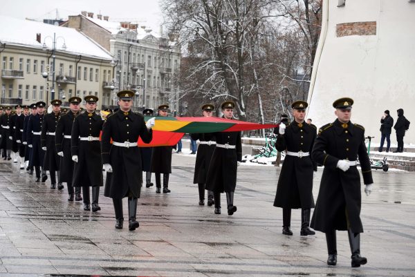  Vilniuje įvyko iškilminga Lietuvos kariuomenės rikiuotė ir paradas su sąjungininkais