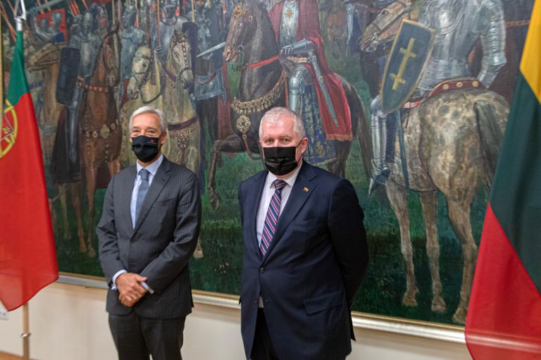 A. Anušauskas thanked his counterpart for lasting support and intense cooperation at the meeting between Lithuanian and Portuguese Ministers of National Defence