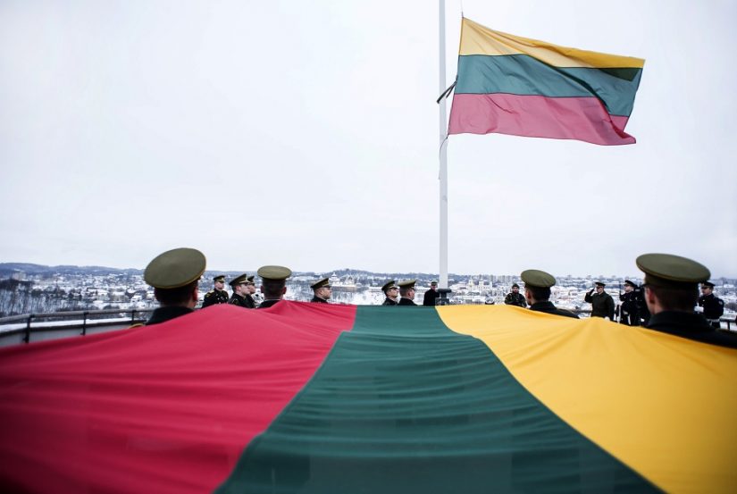 2021 metų Gedimino pilies bokšto Lietuvos valstybinė vėliava bus perduota saugoti Vilniaus „Laisvės“ gimnazijai