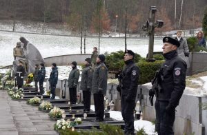  Laisvės gynėjų atminimas pagerbtas Antakalnio memoriale
