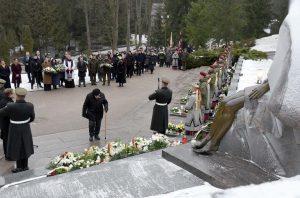  Laisvės gynėjų atminimas pagerbtas Antakalnio memoriale