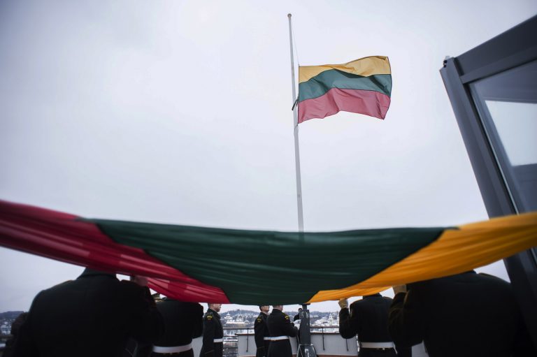 Lietuva stiprina piliečių atsparumą ir pasirengimą pilietiniam pasipriešinimui