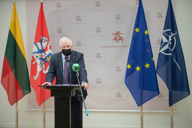 Krašto apsaugos ministerija pristato visuotinio šaukimo studiją ir kviečia viešai diskusijai: ar šaliai reikalingas esamo dabartinio modelio keitimas?