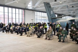  Danijos naikintuvus Šiauliuose pasitikęs A. Anušauskas: NATO gynybos ir atgrasymo priemonės mūsų regione bus adaptuojamos