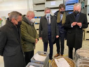  Krašto apsaugo ministras aptarė bendradarbiavimo galimybes su Giraitės ginkluotės gamykla