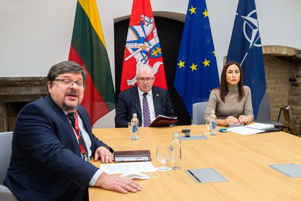  Ministras A. Anušauskas aptarė gynybos politikos prioritetus su Lietuvai akredituotais užsienio gynybos atašė