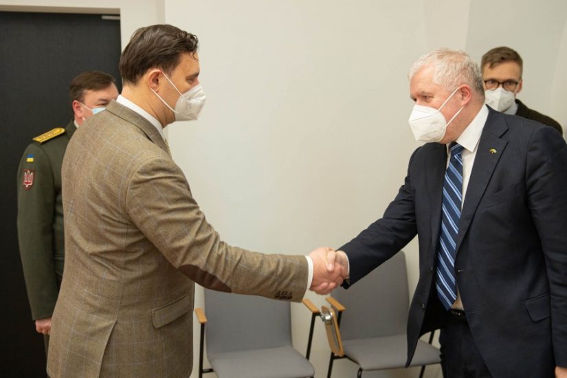 Minister A. Anušauskas discussed military assistance delivery with Ambassador of Ukraine