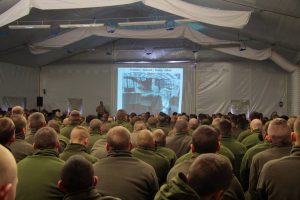  Sausio 13-osios išvakarėse su kariais kalbėtasi apie Laisvės kainą