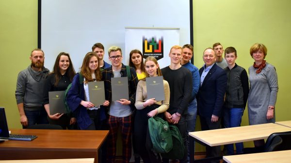  Konkurso „Praeities stiprybė – dabarčiai“ finalininkus sukvietė penktoji „Pilietinio sąmoningumo ir istorijos diena“