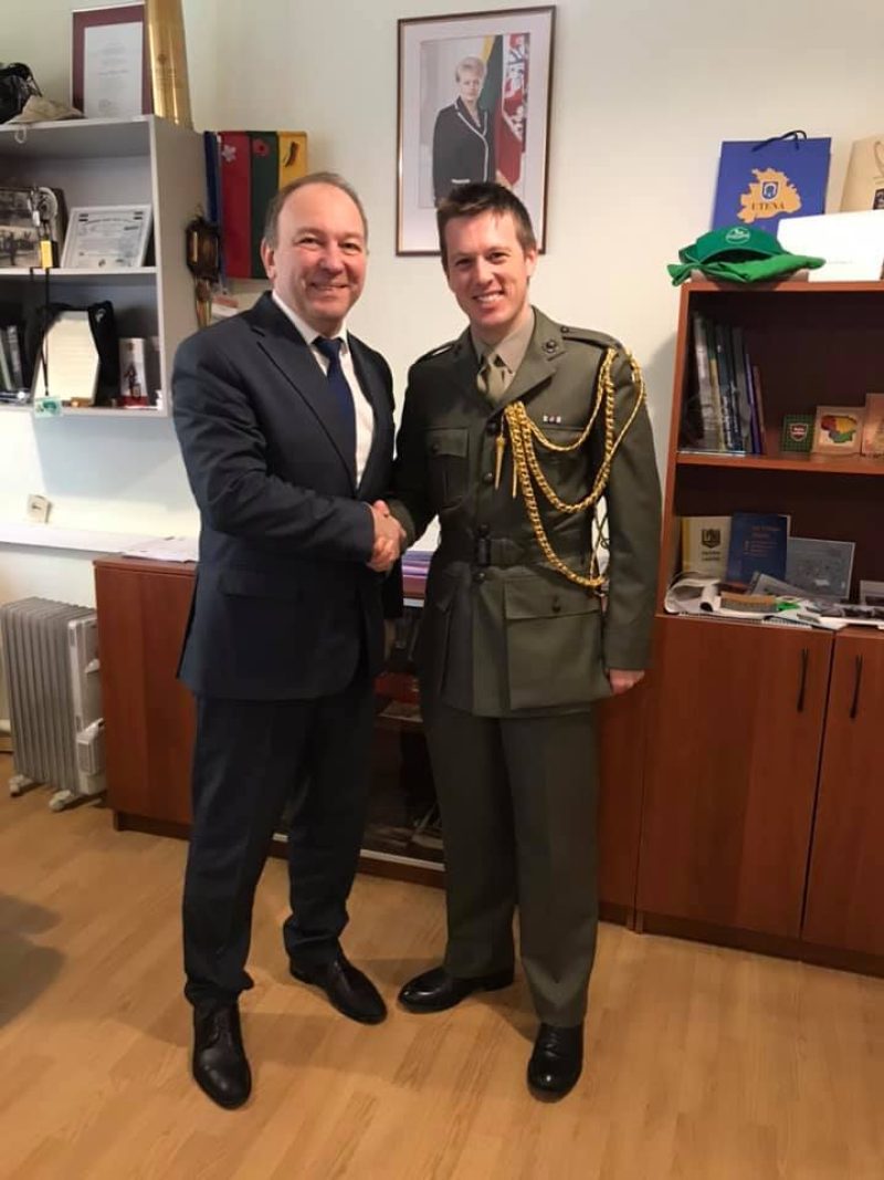 Didžiosios Britanijos gynybos atašė susitiko su departamento vadovybe