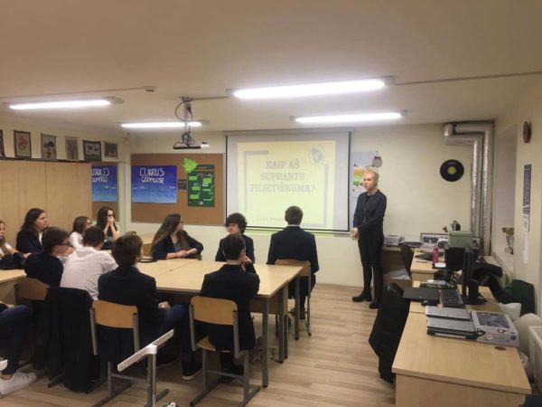  Pilietiškumo pamoka Lietuvos sveikatos mokslų universiteto gimnazijoje
