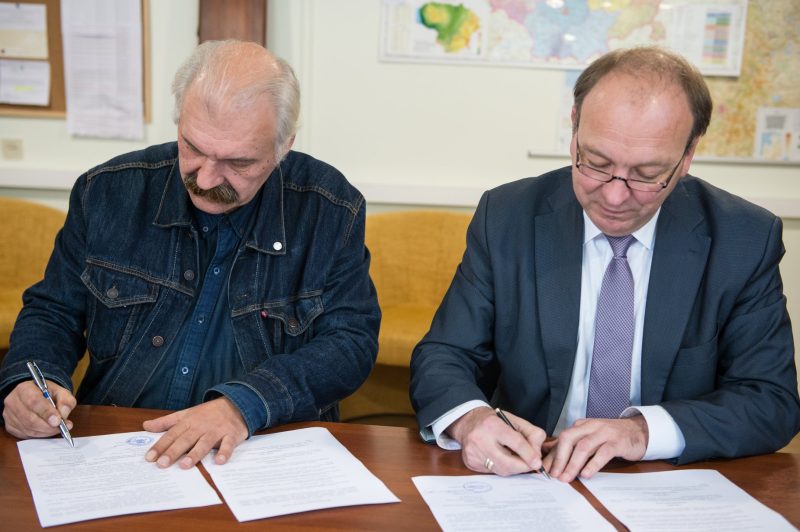 Pasirašyta bendradarbiavimo sutartis su Lietuvos ginklų savininkų asociacija