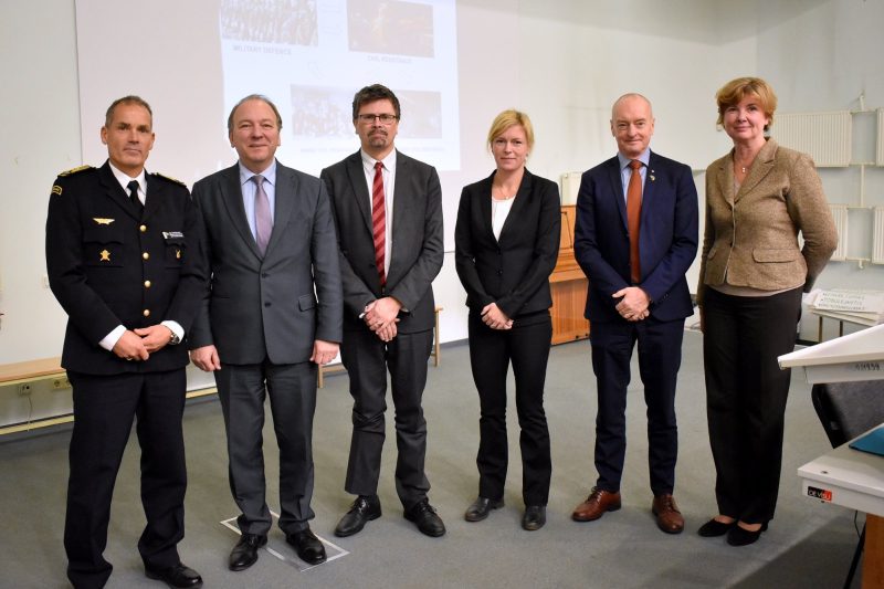 Švedijos gynybos institucijų atstovų delegacija susipažino su mūsų pasirengimu visuotinei gynybai