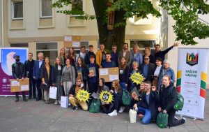  Apdovanotos mokinių konkurso „Praeities stiprybė – dabarčiai“ komandos nugalėtojos