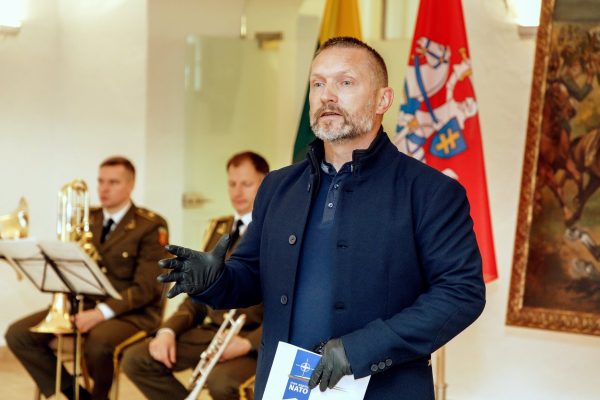 Apdovanoti mokinių rašinių konkurso „Mes esame NATO“ laureatai ir dalyviai