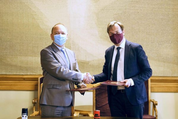  Pasirašyta bendradarbiavimo sutartis su Vilniaus universitetu