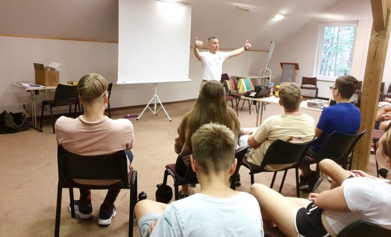 Jaunimo pilietiškumo ugdymas nenutrūksta net vasaros atostogų metu