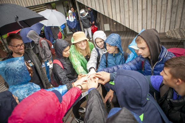  Jaunimo vasaros mokymai „Stiprūs įvairovėje“ suartino jaunuolius iš skirtingų kalbinių bendruomenių