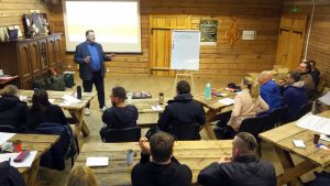  Pilietinio pasipriešinimo kurso instruktorius nudžiugino Tauragės šaulių motyvacija ir svetingumas