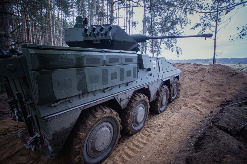Su pėstininkų kovos mašinų „Vilkas“ gamintojais aptarta projekto eiga