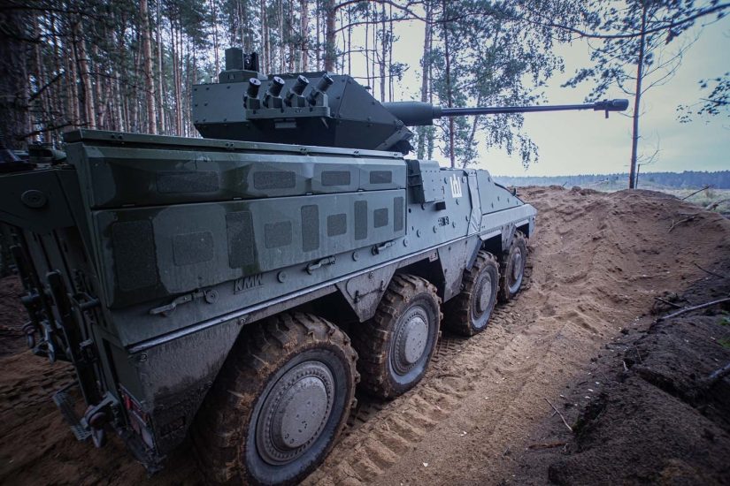 Su pėstininkų kovos mašinų „Vilkas“ gamintojais aptarta projekto eiga