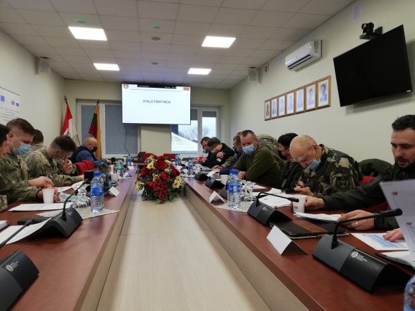  Stalo pratybose aptarti mobilizacijos, nepaprastosios ir karo padėties teisiniai aspektai