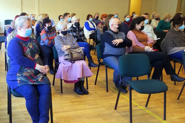  Pilietinio pasipriešinimo kursą baigė Kauno Aleksandro Stulginskio mokyklos darbuotojai