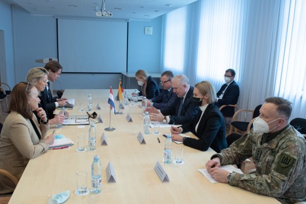  Lietuvos ir Nyderlandų gynybos ministrai aptarė saugumo situaciją regione bei NATO bataliono Rukloje stiprinimo galimybes
