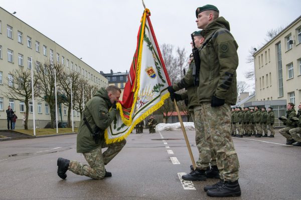  Karo akademijoje prisiekė Jaunesniųjų karininkų vadų mokymų klausytojai