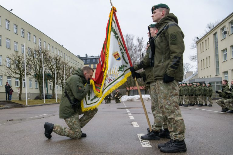  Karo akademijoje prisiekė Jaunesniųjų karininkų vadų mokymų klausytojai