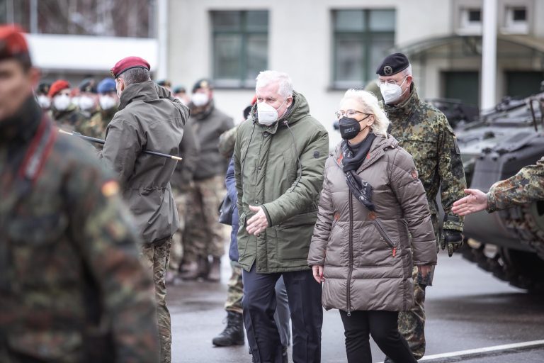 NATO reinforcement can be deployed in Lithuania very expeditiously, says A. Anušauskas meeting German Minister of Defence