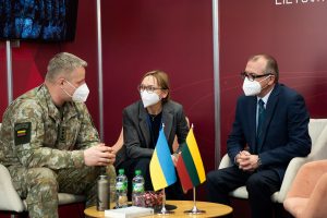  Visuotinė gynyba – Saugi Lietuva: Krašto apsaugos ministerija Knygų mugėje