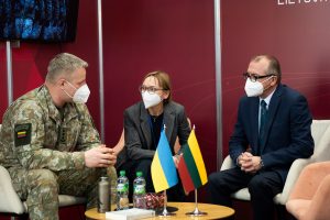  Visuotinė gynyba – Saugi Lietuva: Krašto apsaugos ministerija Knygų mugėje