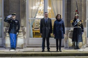  Viceministras V. Semeška su Prancūzijos gynybos ministre aptarė galimą prancūziškos ginkluotės įsigijimą