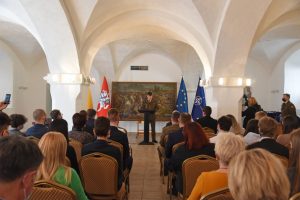  Apdovanoti rašinių konkurso „Mes esame NATO“ nugalėtojai
